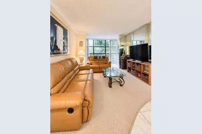 600 Parkview Dr #206, Hallandale Beach, FL 33009 - Photo 5