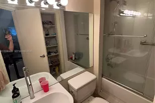801 Brickell Bay Dr, Miami, FL 33131 - Photo 11