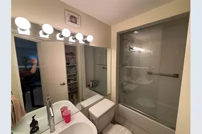 801 Brickell Bay Dr #1265, Miami, FL 33131 - Photo 9