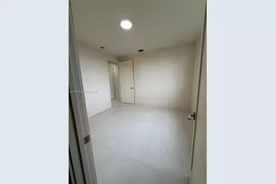 3240 SW 20th St, Miami, FL 33145 - Photo 27