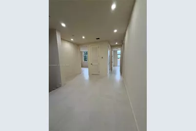 3240 SW 20th St, Miami, FL 33145 - Photo 23