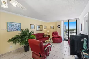 4301 Collins Ave, Miami Beach, FL 33140 - Photo 11
