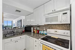 4301 Collins Ave, Miami Beach, FL 33140 - Photo 19