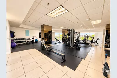2401 Collins Ave #1807, Miami Beach, FL 33140 - Photo 13
