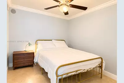 2401 Collins Ave #1807, Miami Beach, FL 33140 - Photo 7