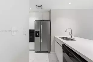 185 SE 14th Terrace, Miami, FL 33131 - Photo 9