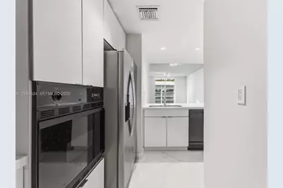 185 SE 14th Ter #1010, Miami, FL 33131 - Photo 11