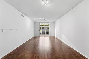 185 SE 14th Terrace, Miami, FL 33131 - Photo 7