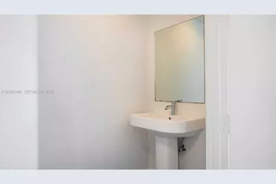 1040 Biscayne Blvd #1206, Miami, FL 33132 - Photo 25