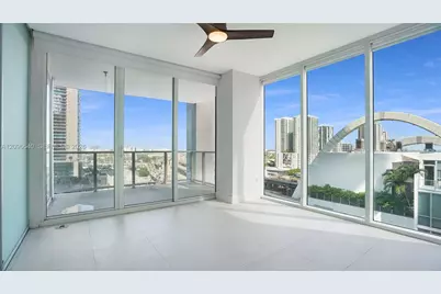 1040 Biscayne Blvd #1206, Miami, FL 33132 - Photo 11