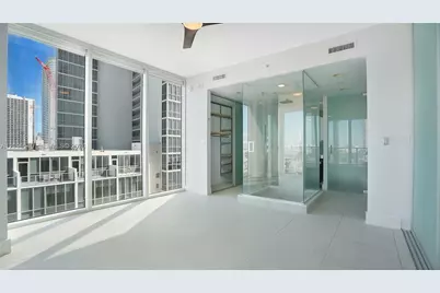 1040 Biscayne Blvd #1206, Miami, FL 33132 - Photo 13