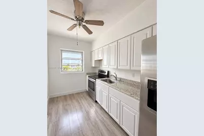 7712 Byron Ave #3, Miami Beach, FL 33141 - Photo 3