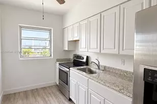 7712 Byron Ave, Miami Beach, FL 33141 - Photo 3