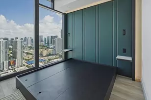 20 NE 11th St, Miami, FL 33132 - Photo 7