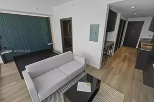 20 NE 11th St, Miami, FL 33132 - Photo 5