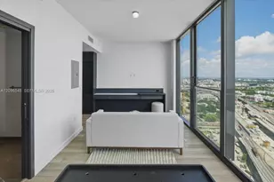 20 NE 11th St, Miami, FL 33132 - Photo 11
