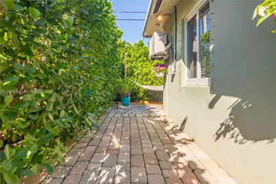 735 NE 15th St #3, Fort Lauderdale, FL 33304 - Photo 31