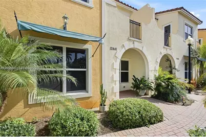 12441 NW 18th Ct, Pembroke Pines, FL 33028 - Photo 1