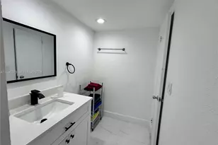 4001 S Ocean Dr, Hollywood, FL 33019 - Photo 25