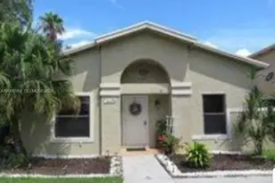 6472 SW 152nd Cir Pl, Miami, FL 33193 - Photo 1