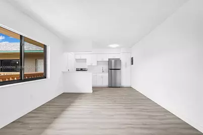 13210 Memorial Hwy #208, North Miami, FL 33161 - Photo 11