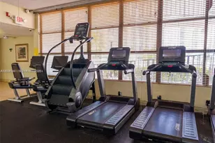 1000 Parkview Dr, Hallandale Beach, FL 33009 - Photo 29