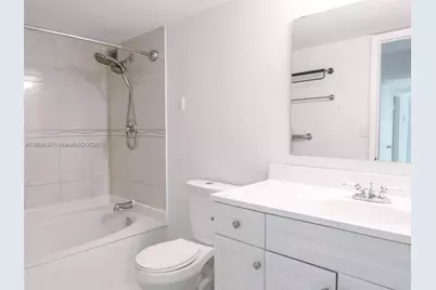 1000 Parkview Dr #501, Hallandale Beach, FL 33009 - Photo 13