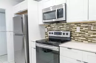 1000 Parkview Dr, Hallandale Beach, FL 33009 - Photo 7