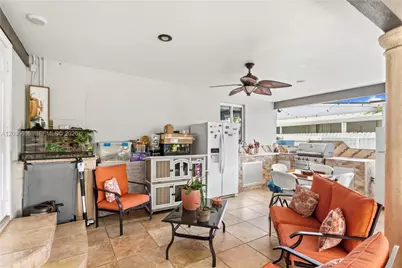 326 E 44th St, Hialeah, FL 33013 - Photo 37