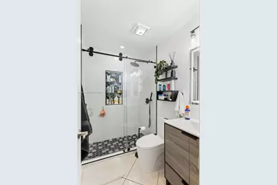 326 E 44th St, Hialeah, FL 33013 - Photo 25
