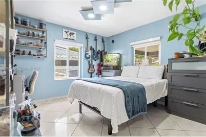 326 E 44th St, Hialeah, FL 33013 - Photo 27