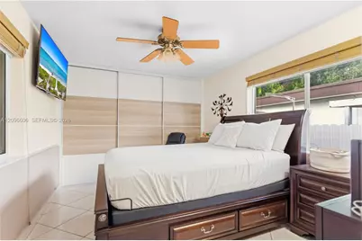 326 E 44th St, Hialeah, FL 33013 - Photo 17