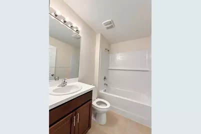 9018 S Castle Cir, Labelle, FL 33935 - Photo 11