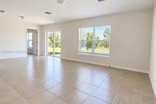 9018 S Castle Cir, Labelle, FL 33935 - Photo 5