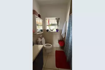 8 NW 33rd Ave, Miami, FL 33125 - Photo 11