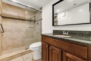 220 Lakeview Dr, Weston, FL 33326 - Photo 15