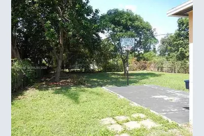 1351 NE 149th St #1351, Miami, FL 33161 - Photo 5
