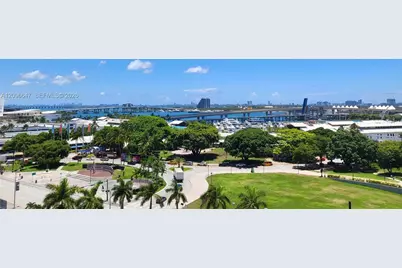 253 NE 2nd St #1004, Miami, FL 33132 - Photo 3