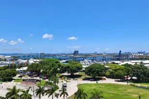 253 NE 2nd St, Miami, FL 33132 - Photo 3