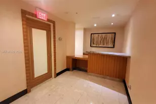 253 NE 2nd St, Miami, FL 33132 - Photo 23