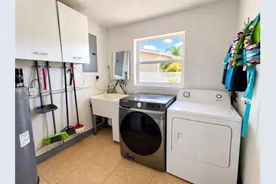 3591 NW 37th St, Lauderdale Lakes, FL 33309 - Photo 17