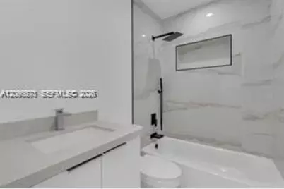 2121 NW 86th Ter, Miami, FL 33147 - Photo 23