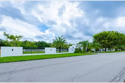 9890 SW 64th St, Miami, FL 33173 - Photo 47