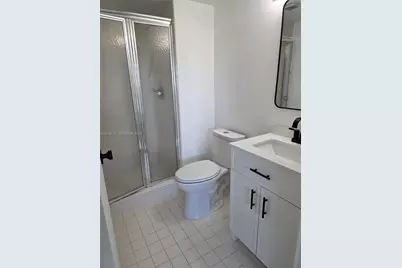 5880 Collins Ave #1105, Miami Beach, FL 33140 - Photo 13