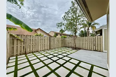 11189 NW 37th St, Sunrise, FL 33351 - Photo 21