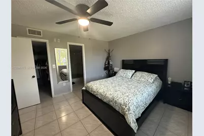 10000 NW 80th Ct #2424, Hialeah Gardens, FL 33016 - Photo 13