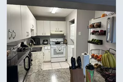 10000 NW 80th Ct #2424, Hialeah Gardens, FL 33016 - Photo 5