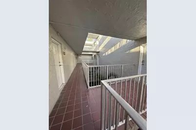 10000 NW 80th Ct #2424, Hialeah Gardens, FL 33016 - Photo 3