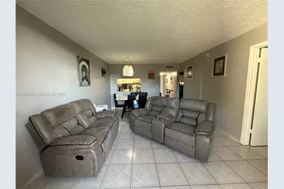 10000 NW 80th Ct #2424, Hialeah Gardens, FL 33016 - Photo 9