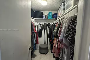 10000 NW 80th Ct, Hialeah Gardens, FL 33016 - Photo 17